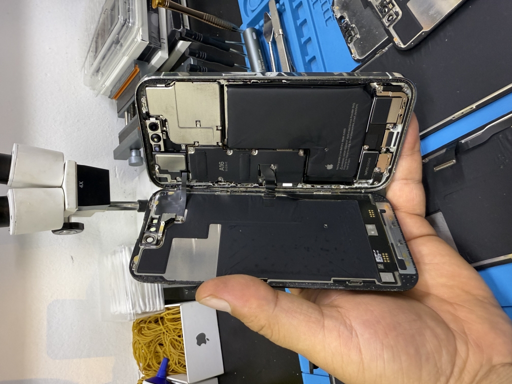 Antalya iphone 14 pro ekran değişimi