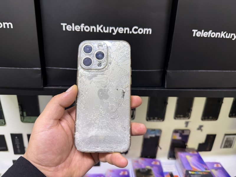iPhone 15 Pro Max Ekran ve Arka Cam Değişimi Antalya – TelefonKuryen.Com
