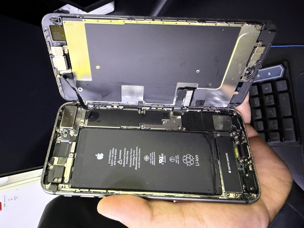 iPhone 7 Plus Ekran Değişimi Antalya